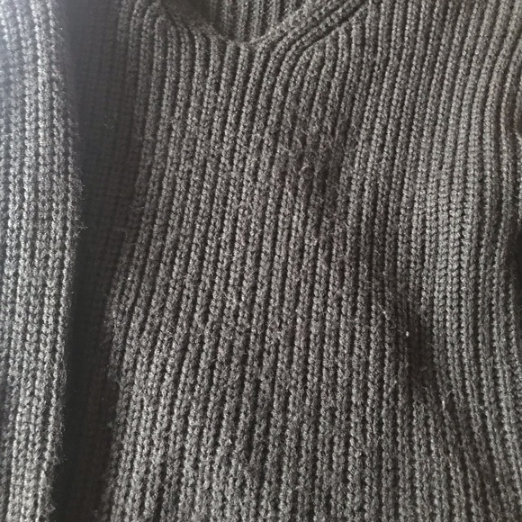 Sweaters - Picture 3 of 4